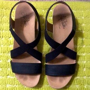 Life Stride Flex black wedges